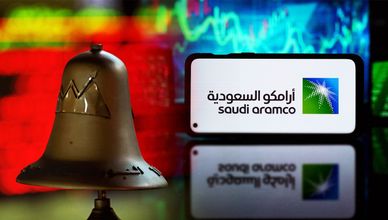 مكاسب قياسية بالبورصة المصرية وقفزة بأرباح أرامكو