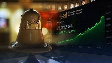 "EGX30" عند 55 ألف نقطة.. والنفط يتراجع بعد 6 جلسات مكاسب