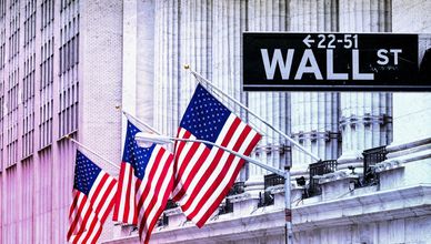 أداء متقلب يسيطر على وول ستريت.. والأسواق تترقب قرارات الفائدة
