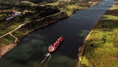 كيف تؤثر الممرات البحرية على التجارة العالمية؟