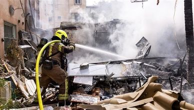 حرب إيران.. بين الهجمات العسكرية والمفاوضات الدبلوماسية