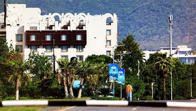 محادثات باكستان تتعثر.. وتصعيد هرمز يعطل حركة الشحن