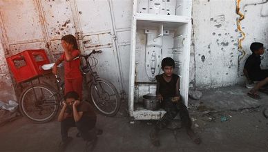 غزة.. وضع إنساني كارثي والأطفال يدفعون ثمن "العجز الدولي"