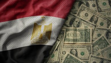 مصر تقترب من الحصول على 2.7 مليار دولار من صندوق النقد.. والذهب والفضة نحو قمم جديدة