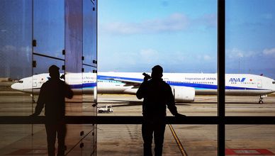 تداعيات حرب إيران.. إرباك حركة الطيران