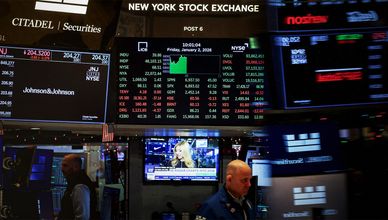 وول ستريت يرتفع رغم تباطؤ التوظيف الأميركي