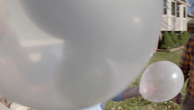 ابتسامة مرة