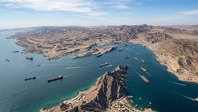 ترمب يتمسك بحصار إيران.. وعودة الحرب تقترب