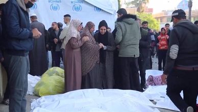 مراسل الشرق: قصف مدفعي إسرائيلي مكثف جدا في محوري دير البلح وخان يونس