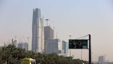 بن جمعة: وصول أسعار النفط إلى 90 دولاراً سينعكس إيجابياً على الميزانية السعودية