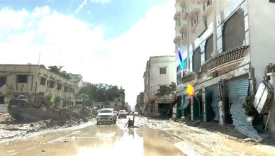 الكلمة الأولى.. السلطات الليبية تقسم درنة وتبدأ إخلاء الأحياء المتضررة