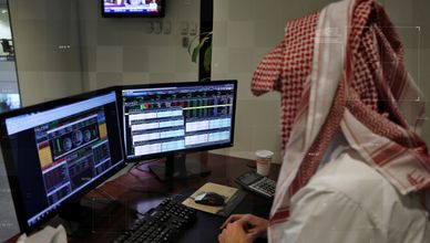 "تاسي" يرتفع بعد العطلة بدعم البنوك والمملكة القابضة رغم ضغوط أرامكو