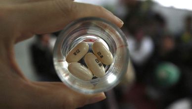إدمان تعاطي الأدوية والمسكنات.. مخاطر وتحذيرات