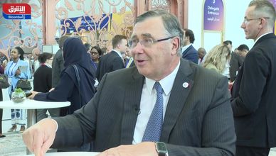 توتال إنرجيز تواجه تحديات تحول الطاقة واستثماراتها في الطاقة النظيفة