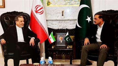 انقسام إيراني يعرقل مفاوضات باكستان.. واستمرار الحصار المزدوج لـ"هرمز"