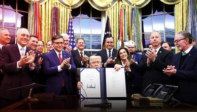 ترمب ينهي الإغلاق الحكومي.. والأسواق تواصل ارتفاعها