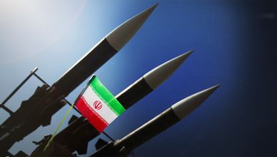 إيران تحت التهديد.. تأهب ووساطة