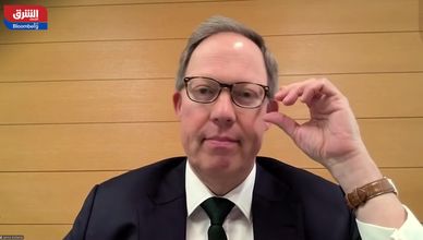 اليوان في سباق النفوذ العالمي.. هل يكسر هيمنة الدولار؟