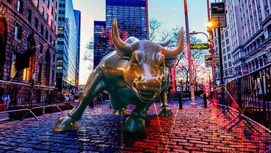 بعد إغلاق هرمز.. الأسواق تسعر رفع الفائدة والأسهم تتراجع