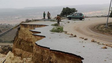 زلزال مدمر في المغرب.. وإعصار "دانيال" يخلف مئات الضحايا والمفقودين في ليبيا
