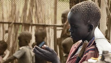 آلاف النازحين السودانيين على حدود تشاد يواجهون الجوع والمرض