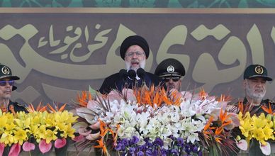 هل على واشنطن التمسك بدورها العالمي رغم ما يكلفه ذلك من أعباء اقتصادية؟