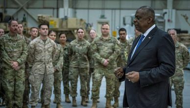 كيميت: كان يجب طمأنة الأميركيين حول استمرار سلسلة القيادة في البنتاغون