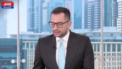 النفط يستقر تحت ضغط المعروض وتطورات محادثات السلام