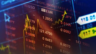بورصة مصر تتراجع بأكبر وتيرة منذ 2020.. وأسواق الخليج تقلص الخسائر