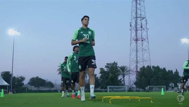 السعودية تتأهل وعمان تتعادل مع تايلاند في "آسيا".. والمغرب تؤجل الصعود لآخر مباراة في "إفريقيا"