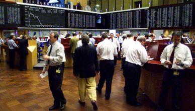 مؤشرات الأسهم الأوروبية تشهد تبايناً في تعاملات جلسة الجمعة