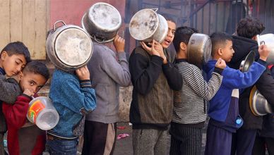 لماذا لم يتم اتخاذ موقف دولي صارم يمنع إسرائيل من تجويع غزة؟