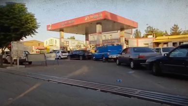 طوابير وقود طويلة في إيران بعد قصف منشآت الطاقة