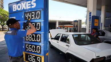 الذهب يقود المعادن النفيسة لمكاسب أكثر والنفط يتخطى 91 $