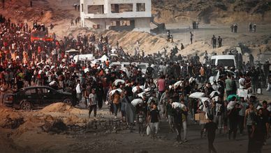 غزة تواجه الموت عطشا.. والجنوب اللبناني تحت نيران الغارات
