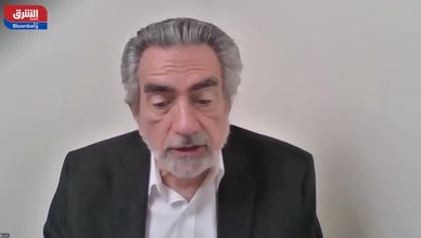 الذهب يتذبذب بفعل الشائعات لكنه يحافظ على مكاسبه