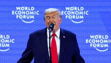 رسائل ترمب من دافوس: مفاوضات فورية حول جرينلاند وانتقادات لأوروبا