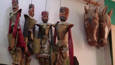 تونسيان يعيدان إحياء فن العرائس الخشبية