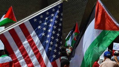 تصعيد في حلب يوازي مفاوضات غزة.. وواشنطن تتحرك عبر باراك