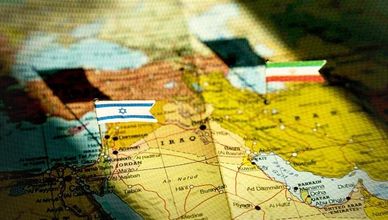 موجات من القصف.. مواقع إيرانية استهدفتها إسرائيل
