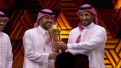 ولي العهد السعودي يتوّج "فالكونز" بطلًا لكأس الرياضات الإلكترونية