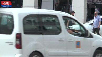 تراجع تاريخي للدينار الجزائري يثير القلق في الشارع والأسواق