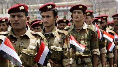هجمات للجيش اليمني على الحوثيين.. وواشنطن تراجع خياراتها مع إيران