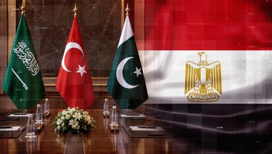 مصر تدرس الانضمام لـ"حلف مكة".. واستعدادات لطرح بنك القاهرة في البورصة