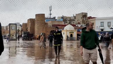 سيول جارفة في مدينة آسفي الساحلية تقتل 37 شخصًا