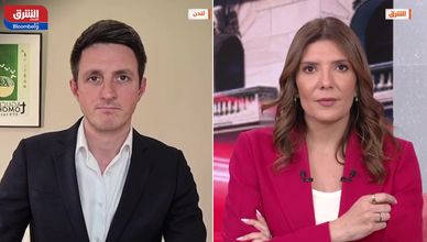 النفط والدولار.. علاقة طردية استثنائية تقود الأسواق