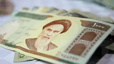 انهيار العملة الإيرانية.. أزمة وضغوط اقتصادية