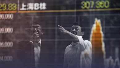 ترمب يهدد بمضاعفة الرسوم على المعادن.. والأسهم الآسيوية تحت الضغط