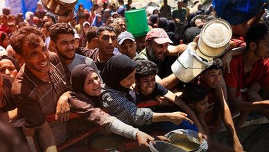 غزة.. حصار يخنق الحياة وهدنة في مهب الريح