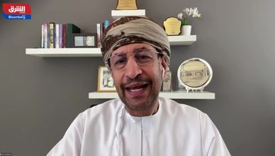 النفط بين حربين.. والأسعار تحت ضغط المضيق